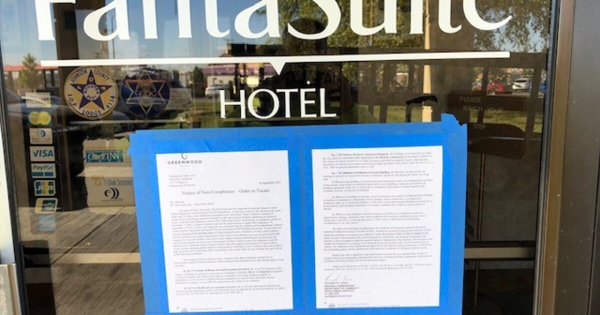 City issues vacate notice, effectively closing Red Carpet Inn and Fanta Suites