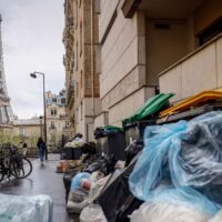 From bedbugs to bomb hoaxes, should tourists avoid Paris? I live in the city and here's the reality